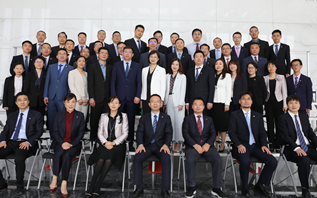 拥抱变化，顺势而为；砥砺奋进，再上新台阶——宝湾2021年工作会议顺利召开